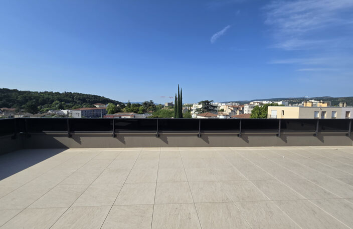 Beau T5 dernier étage avec terrasse proche Danton — photo 4