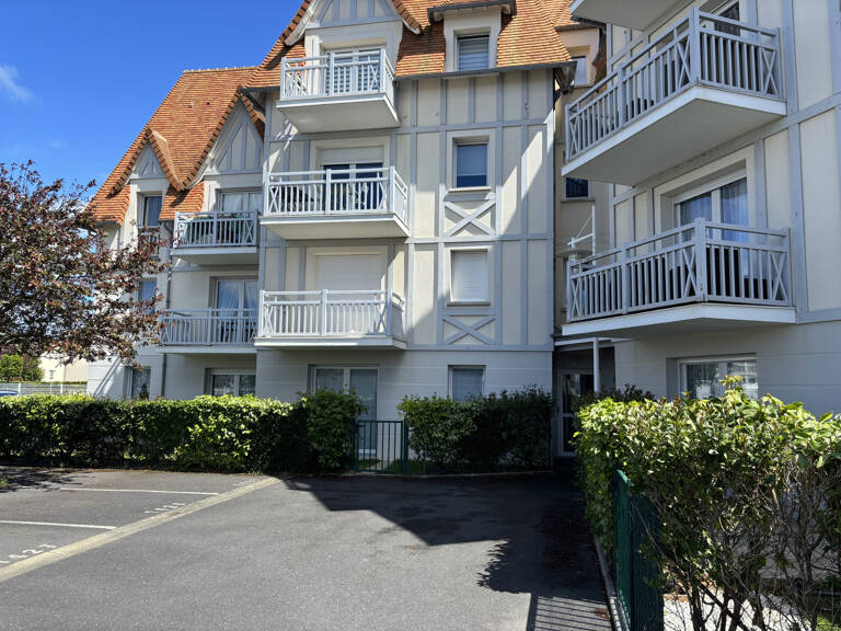 COURSEULLES SUR MER APPARTEMENT A VENDRE EN REZ DE JARDIN — photo 1