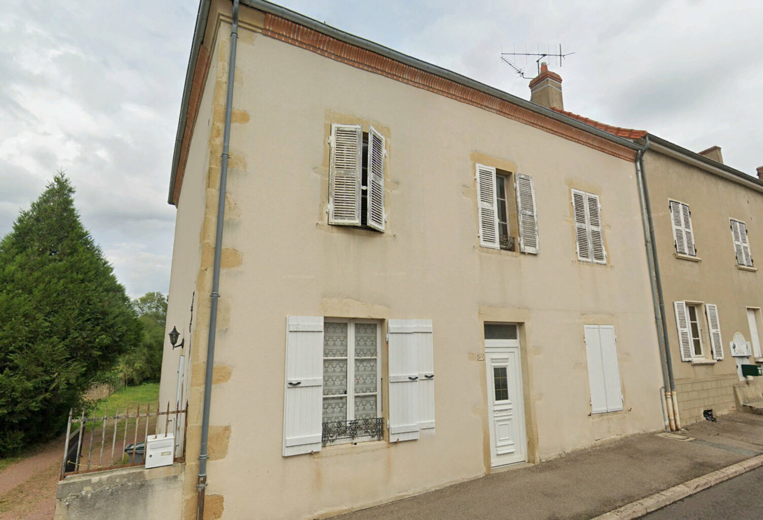 Maison de village mitoyenne. — photo 1