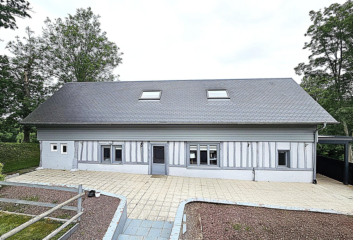 Belle longère de 110 m² sur 2500 m² de terrain avec garage — photo 1