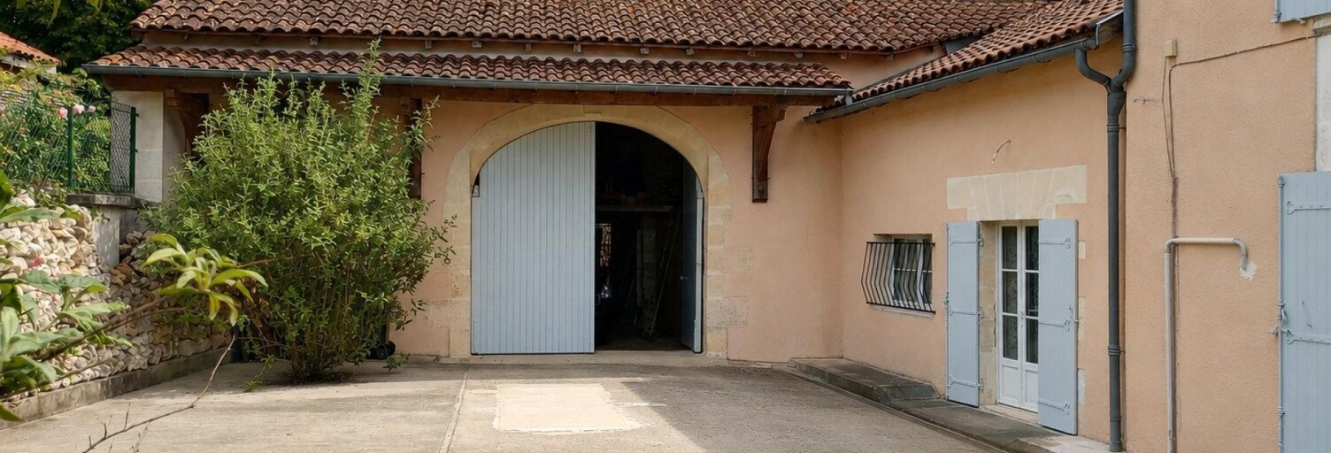 Maison 7 Pièces 208 m² à vendre à Les Essards (16210)