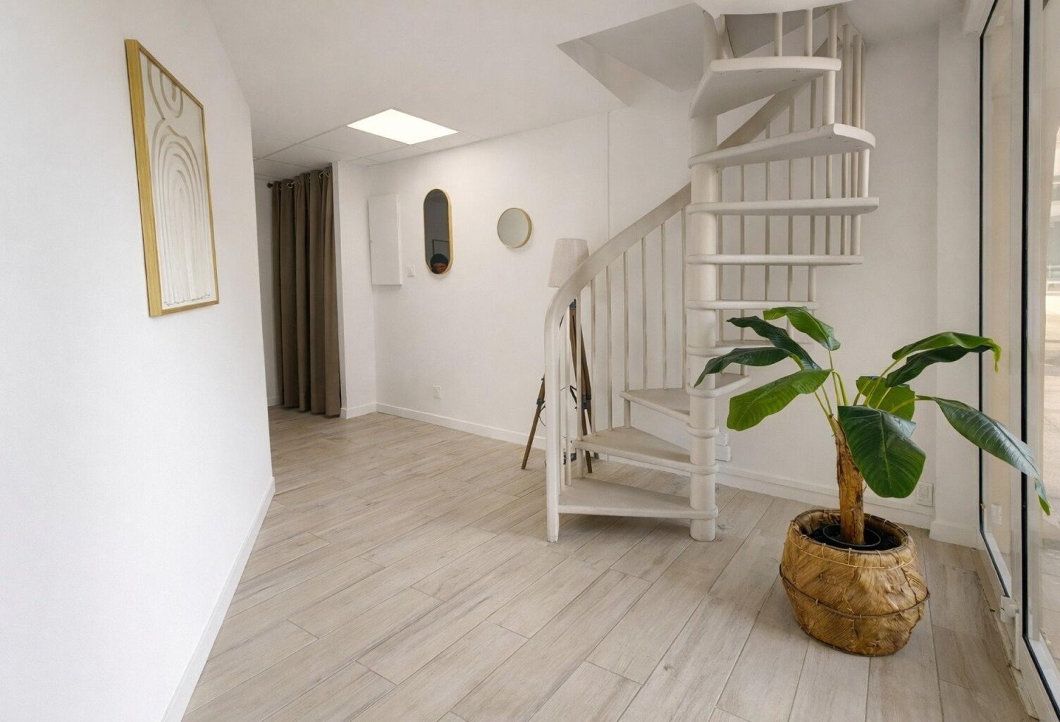 Local Professionnel 15 m² Traversant  Port Fréjus — photo 1