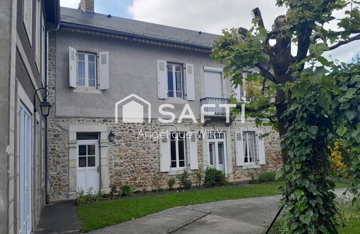 Maison de 258m², 8 pièces et jardinet — photo 2