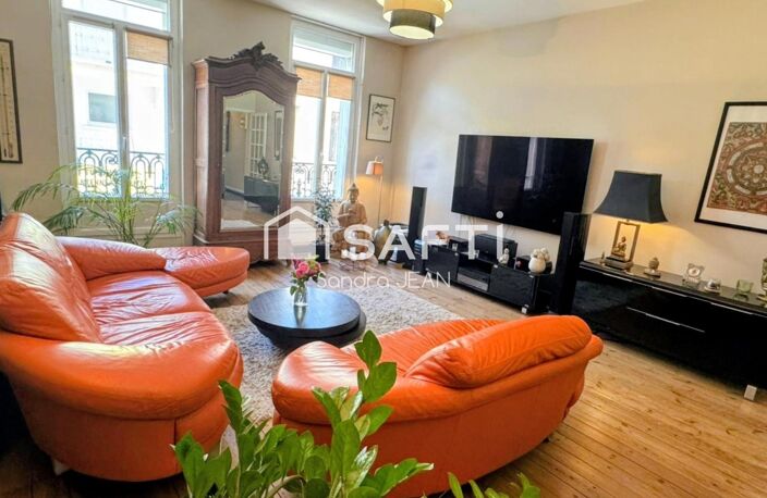 Immeuble d'habitation avec local commercial. — photo 5