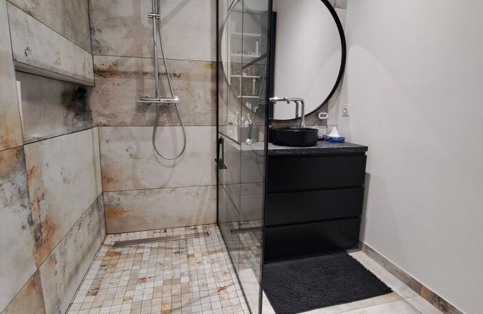 APPARTEMENT REZ DE CHAUSSEE / RESIDENCE BOURGEOISE. — photo 4