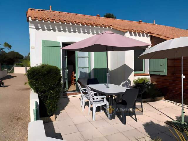 Maison de vacances – résidence avec piscine, plage à pied — photo du bien