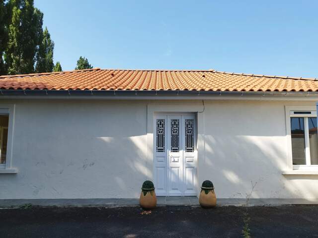 MAISON RÉNOVÉE, PARCELLE DE 1 000 M² + HANGAR — photo du bien