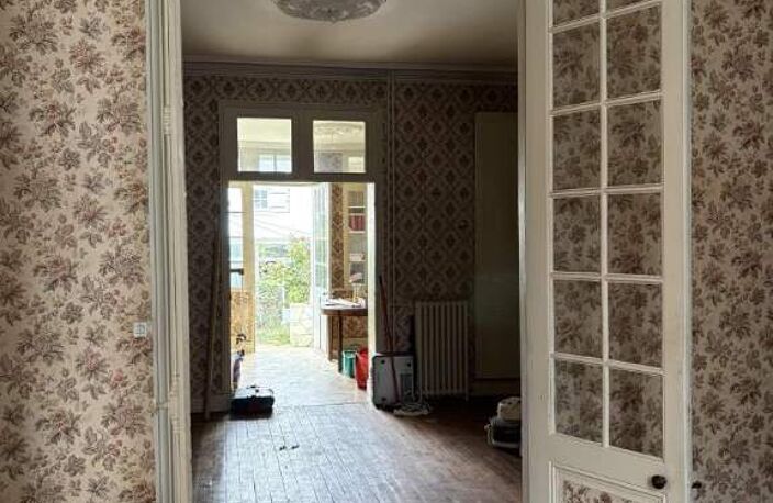 Vente maison 12 pièces 220 m² Tours (37000) — photo 2
