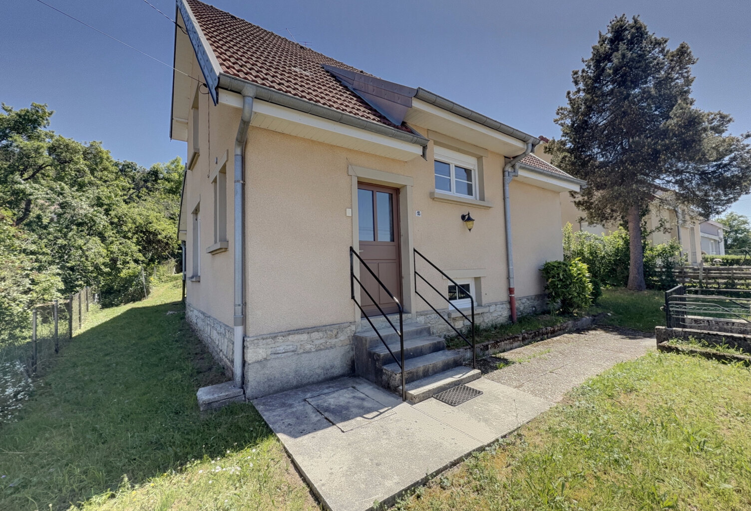 DAMPRICHARD - MAISON RENOVEE — photo 1