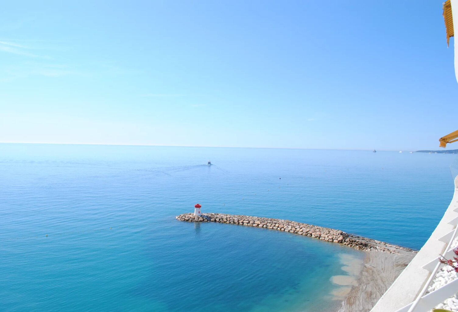 CO EXCLUSIVITE ETAGE MEDIAN PIEDS DANS L EAU — photo 1