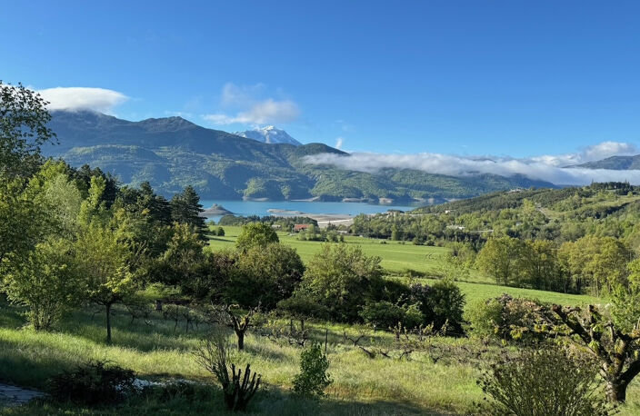 PRUNIÈRES  - TERRAIN D'EXCEPTION AVEC VUE PANORAMIQUE SUR LE LAC DE SERRE-PONÇON — photo 3