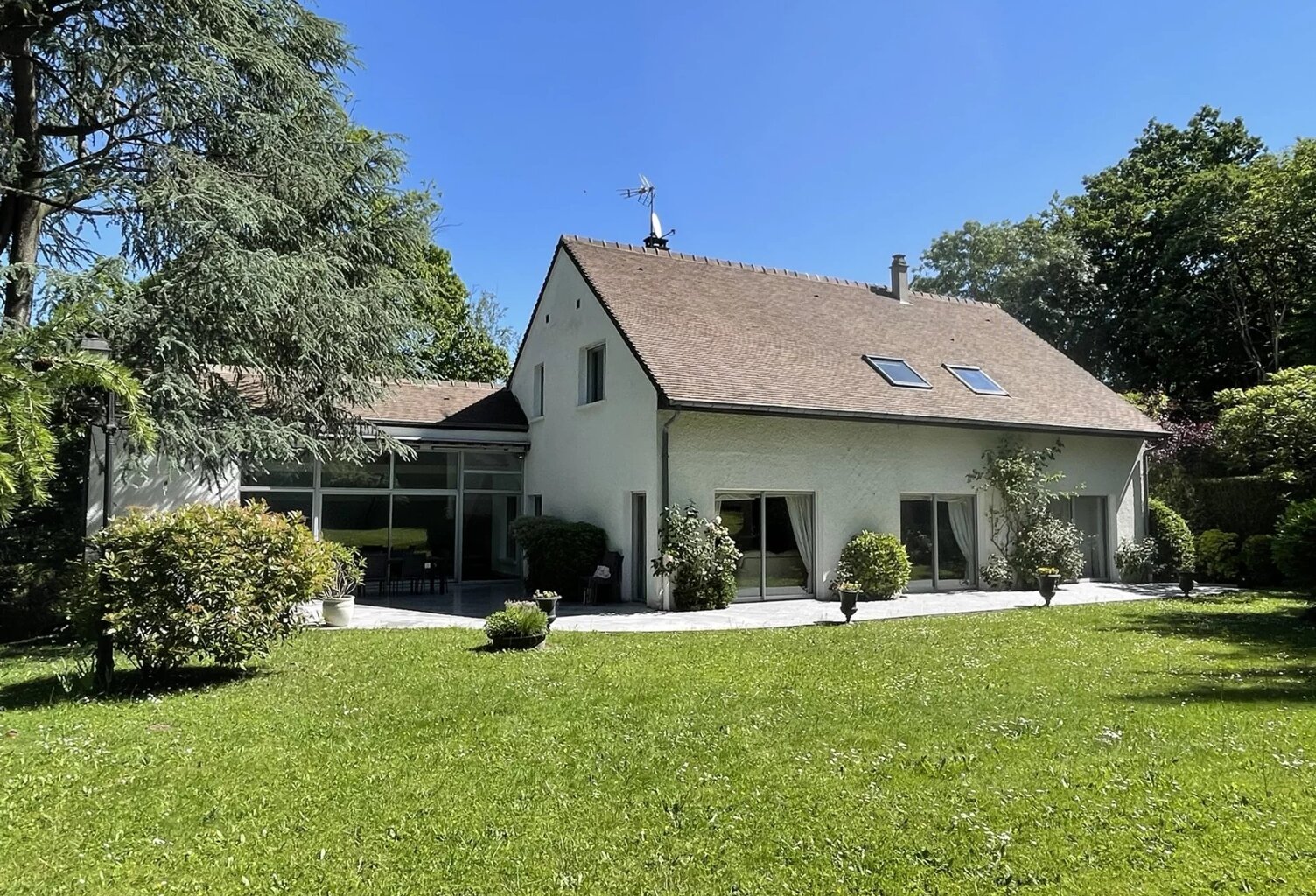 Somptueuse villa d'architecte à l'orée de la Forêt domaniale de Montmorency — photo 1