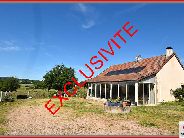 AVEC MARE ET 9988 m² DE TERRAIN : — photo du bien