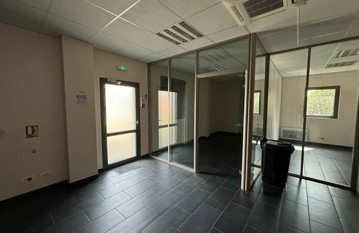 LOCAL COMMERCIAL à LOUER — photo 4
