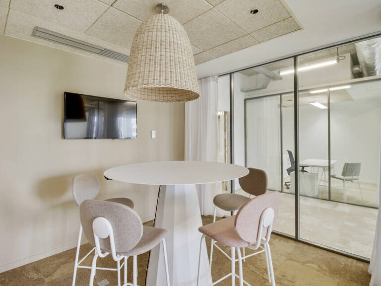 BUREAUX à LOUER — photo 1