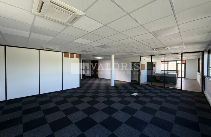 BUREAUX à LOUER — photo 2