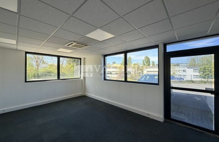 BUREAUX à LOUER — photo 3