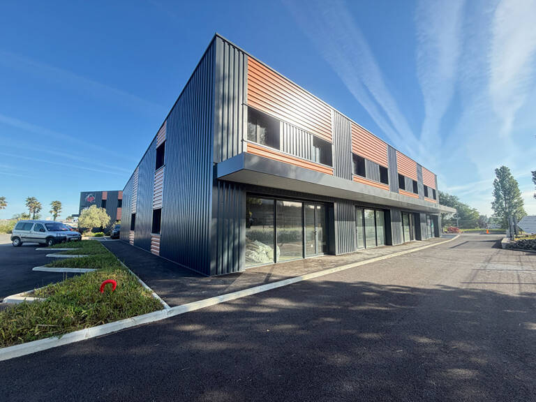 Local commercial 110M2 SERRES CASTET — photo 1