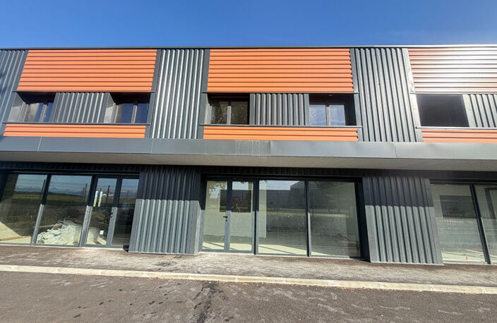 Local commercial 110M2 SERRES CASTET — photo 3