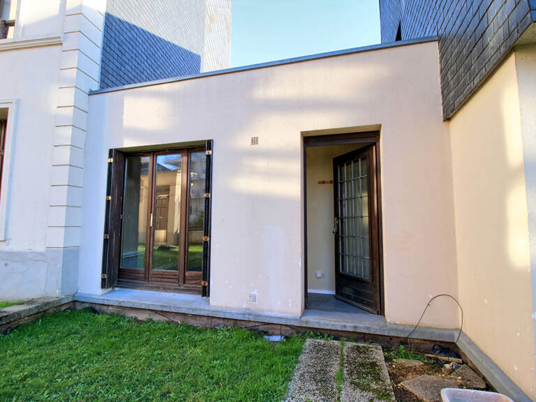 A LOUER - STUDIO AVEC JARDIN - QUARTIER PRERFECTURE — photo 1