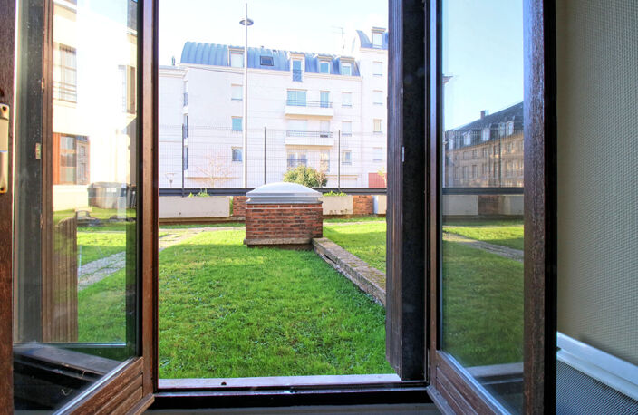 A LOUER - STUDIO AVEC JARDIN - QUARTIER PRERFECTURE — photo 2