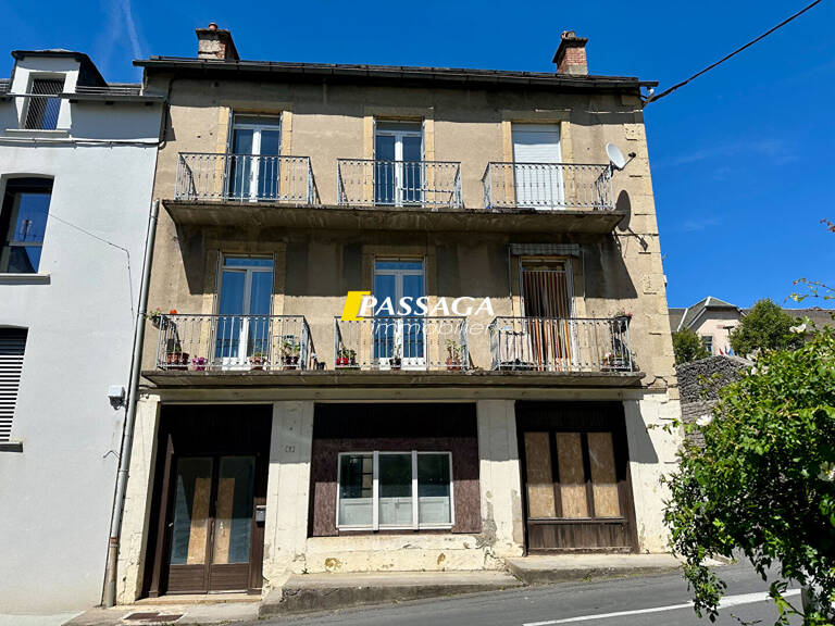 A VENDRE - Immeuble avec dépendances et cour - SEVERAC D'AVEYRON — photo 1