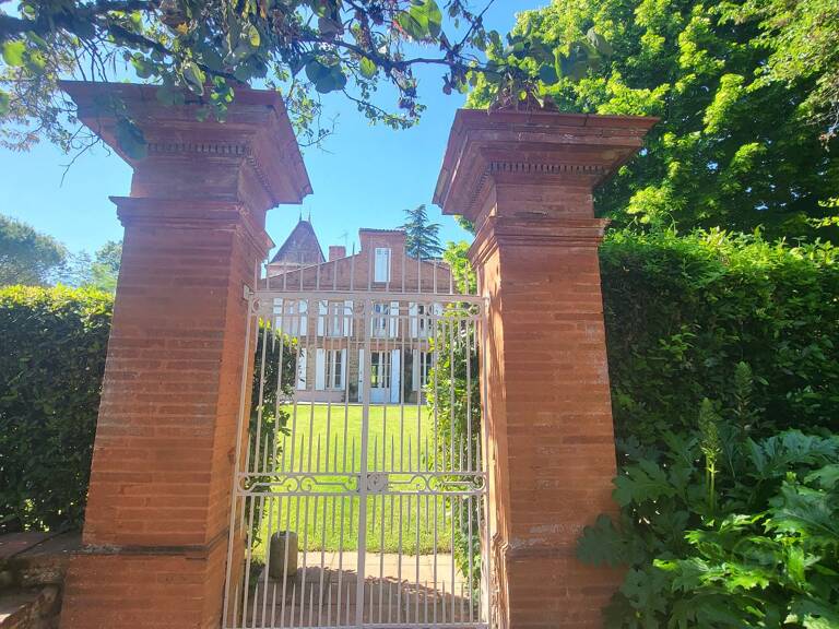 Château — photo 1