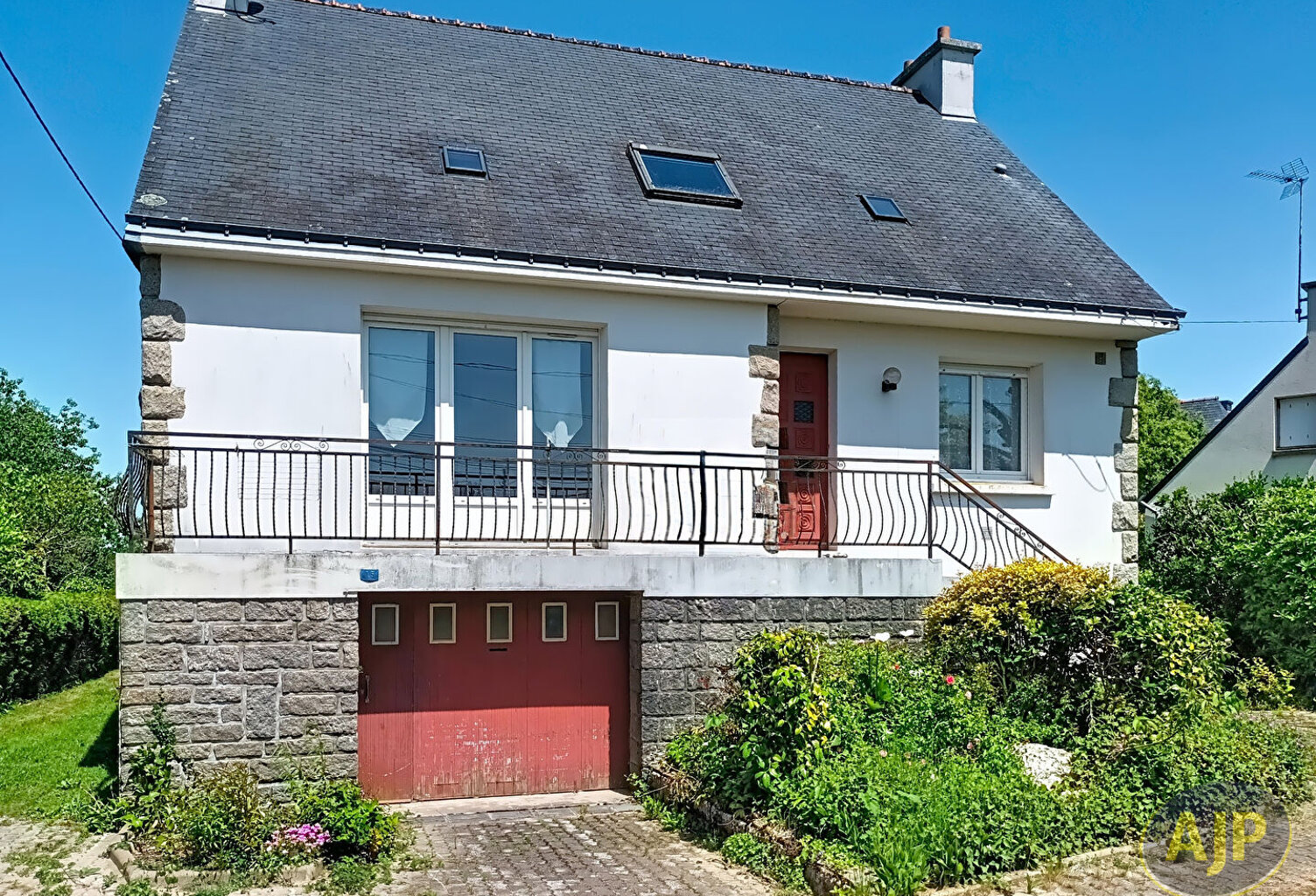 Maison Questembert- 4Chambres- 116m² habitables centre ville — photo 1