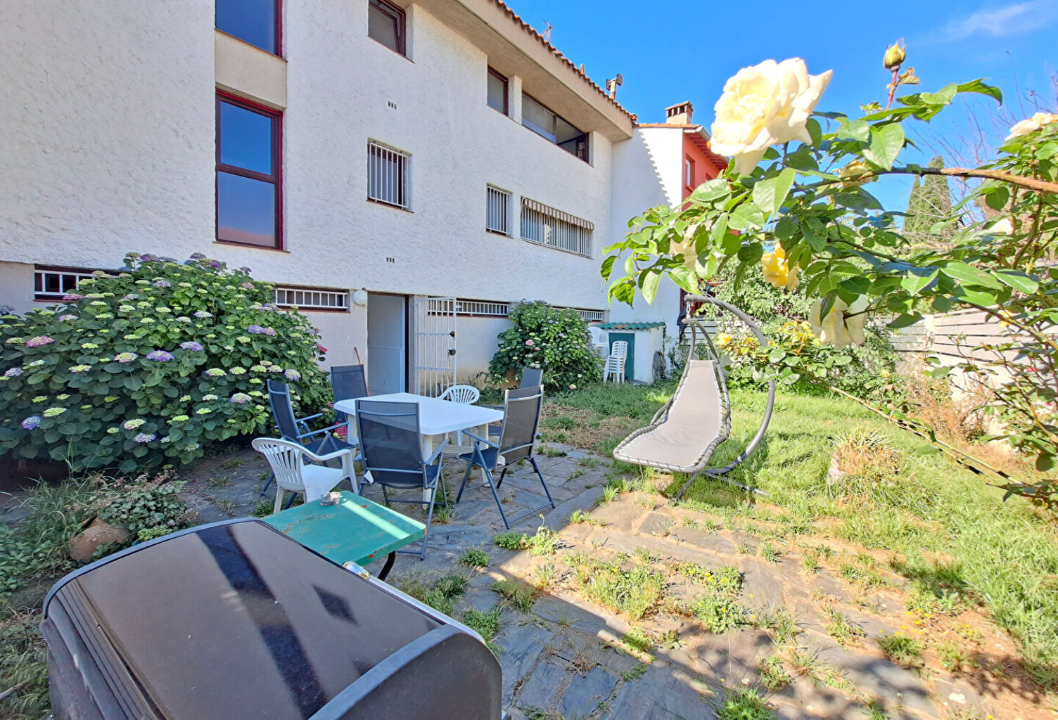 Perpignan Maison de Ville de Type 7 de 197m2 avec garage et jardin — photo 1