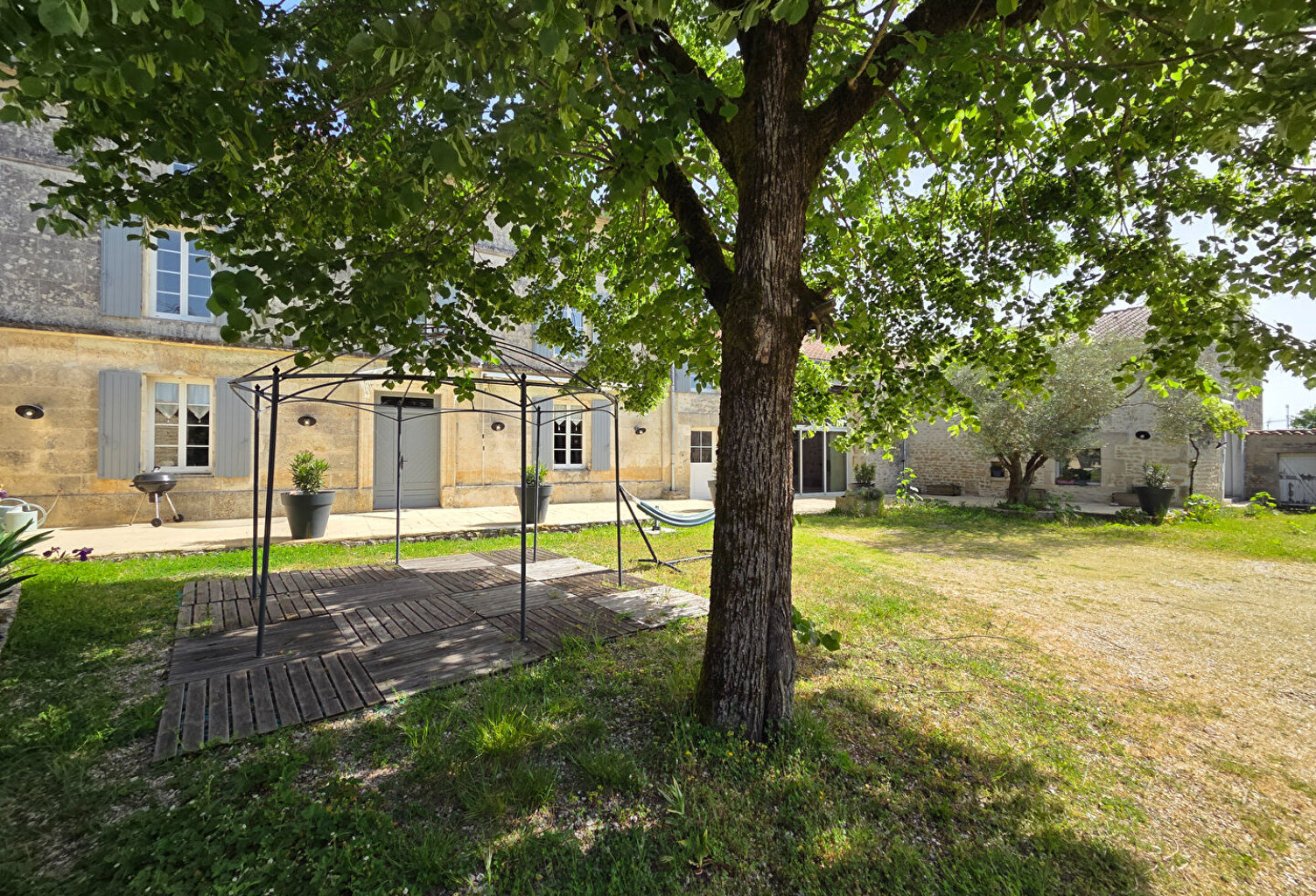 Maison  Charentaise à Fleac 11 pièce(s) 308 m² — photo 1