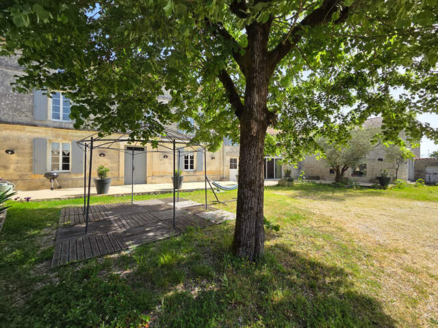 Maison  Charentaise à Fleac 11 pièce(s) 308 m² — photo du bien
