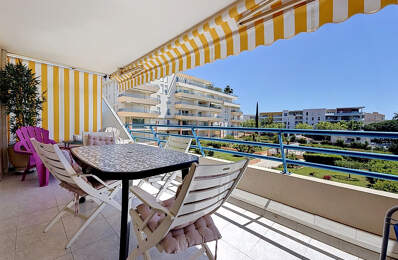 VENTE - FREJUS PLAGE - APPARTEMENT 3 PIECES AVEC GARAGE ET CAVE — photo du bien