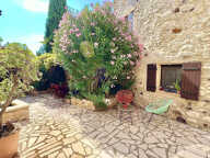 Ensemble immobilier en coeur de village — photo 4