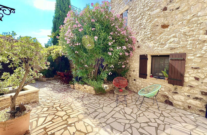 Ensemble immobilier en coeur de village — photo 4