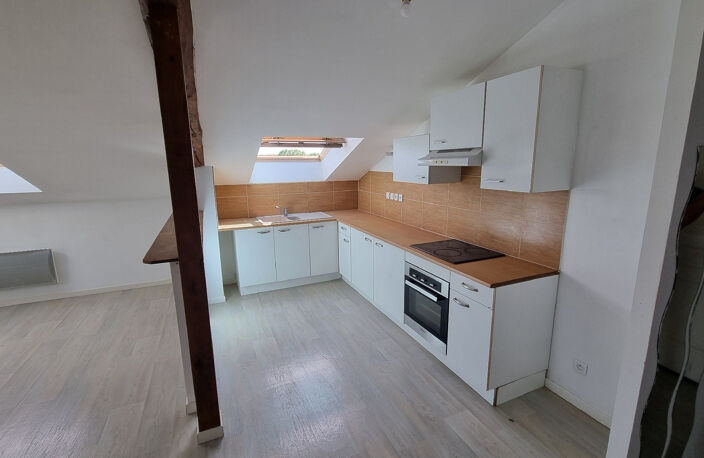 A vendre appartement T3 plein de charme à MEES — photo 3