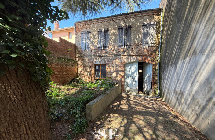 CASTELSARRASIN - MAISON DE VILLE AVEC GARAGE ET JARDIN — photo 4