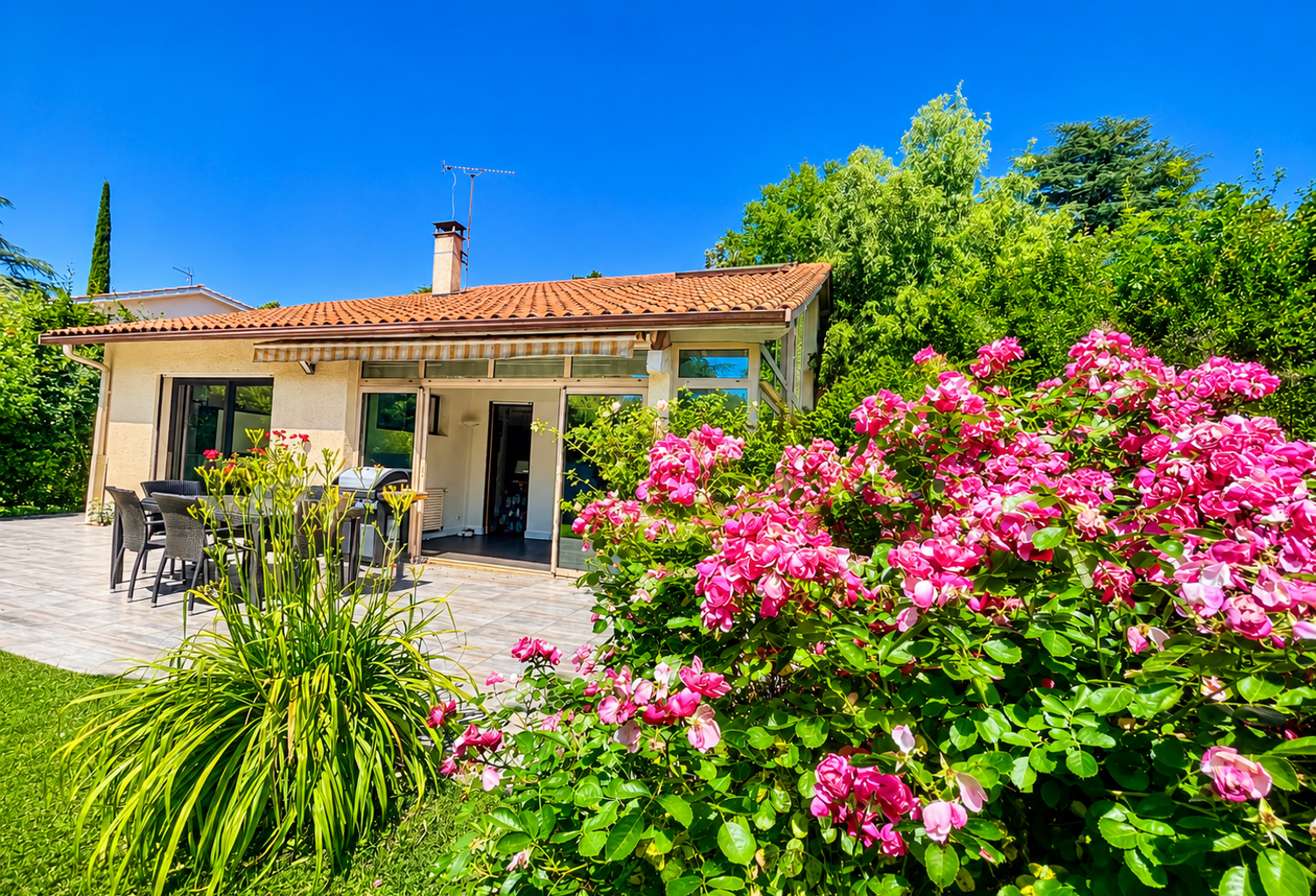 VENTE 69130 ECULLY MAISON DE 191 m2 environ sur un terrain de 1002 m2 piscinable — photo 1