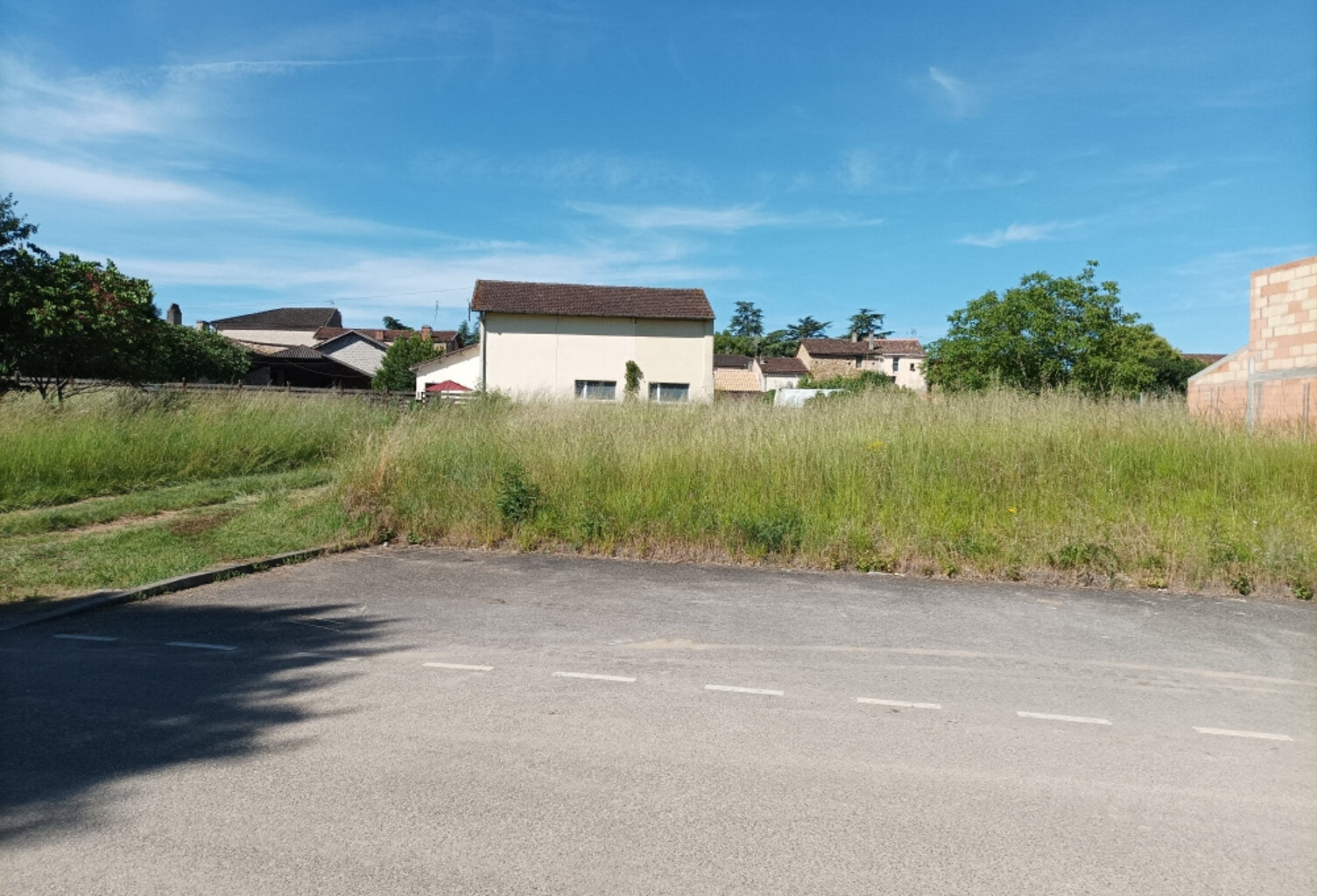 Joli terrain à bâtir viabilisé avec tout à l'égout — photo 1