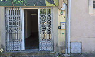 Commerce  32 m² à louer à Saint-Saturnin-lès-Avignon (84450)