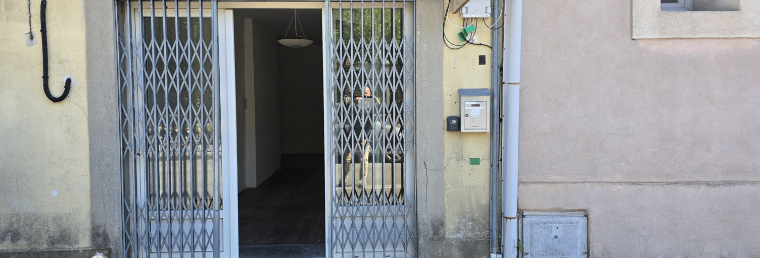 Commerce  32 m² à louer à Saint-Saturnin-lès-Avignon (84450)