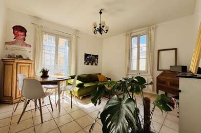 Appartement 3 pièces 891 €