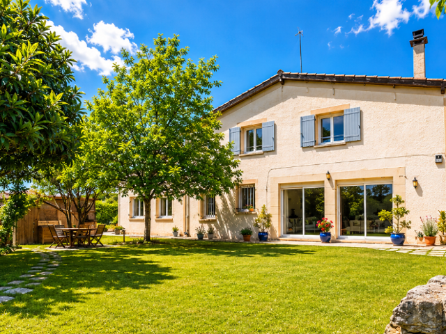 À VENDRE  SECTEUR QUISSAC GRANDE PROPRIETÉ + GITE- SPACIEUX TERRAIN d'environ 9500m2 — photo du bien