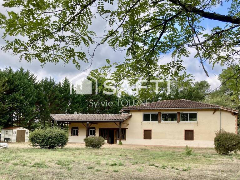 MAISON EN PIERRE ET PISCINE SUR TERRAIN DE 9173 m2 — photo 1