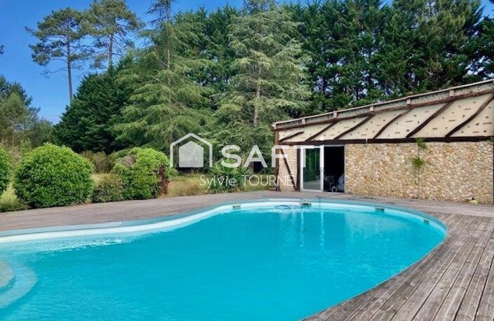 MAISON EN PIERRE ET PISCINE SUR TERRAIN DE 9173 m2 — photo 2