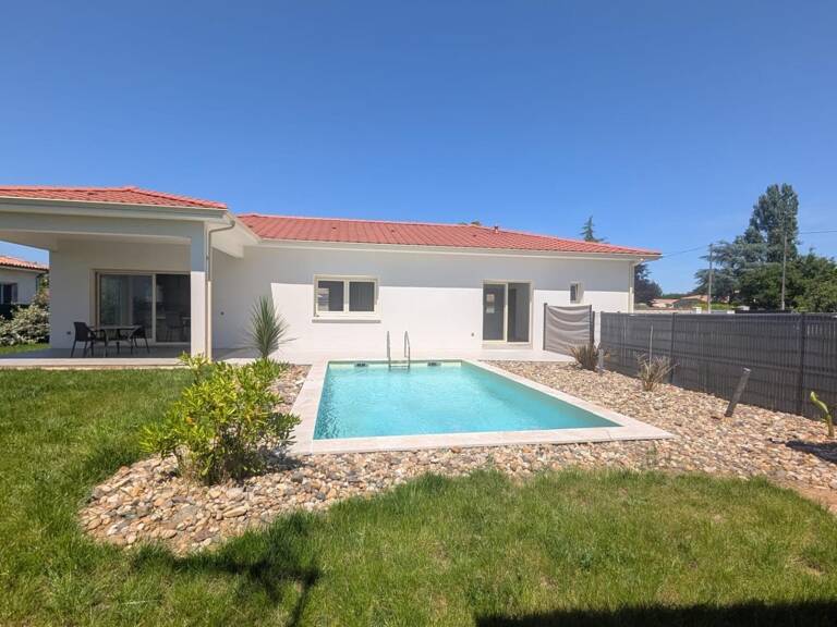 Maison contemporaine de 2024 avec piscine — photo 1