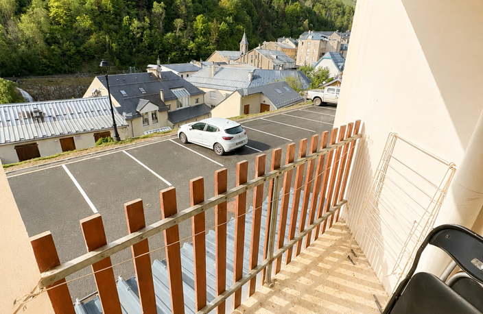 Appartement T1 Bis rénové avec balcon et parking privatif à — photo 2