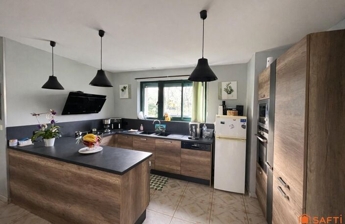 Maison familiale au vert avec parc et rivière — photo 4