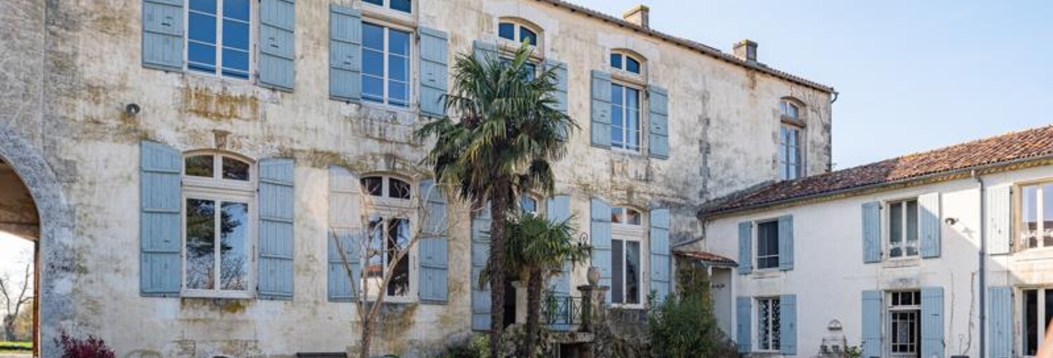 Maison 31 Pièces 1075 m² à vendre à Asnières-la-Giraud (17400)