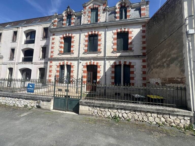 Immeuble   — photo 1