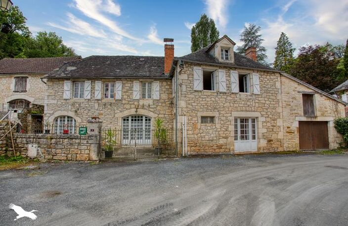 Maison de bourg de 10 pièces principales — photo 2